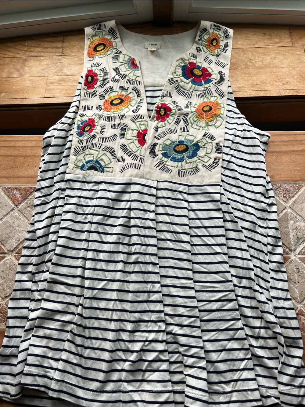 TINY White/Blue Striped V-Neck Sleeveless Embroidered Tank Top Women’s XS # 418